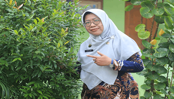DAHLIAH, S.Pd.