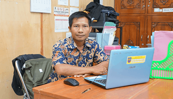 AMIRUDIN, A.Md.Kom.